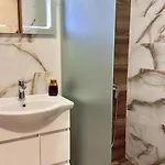 Forest Light Apartment *